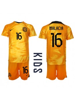 Billige Nederland Tyrell Malacia #16 Hjemmedraktsett Barn VM 2022 Kortermet (+ Korte bukser)